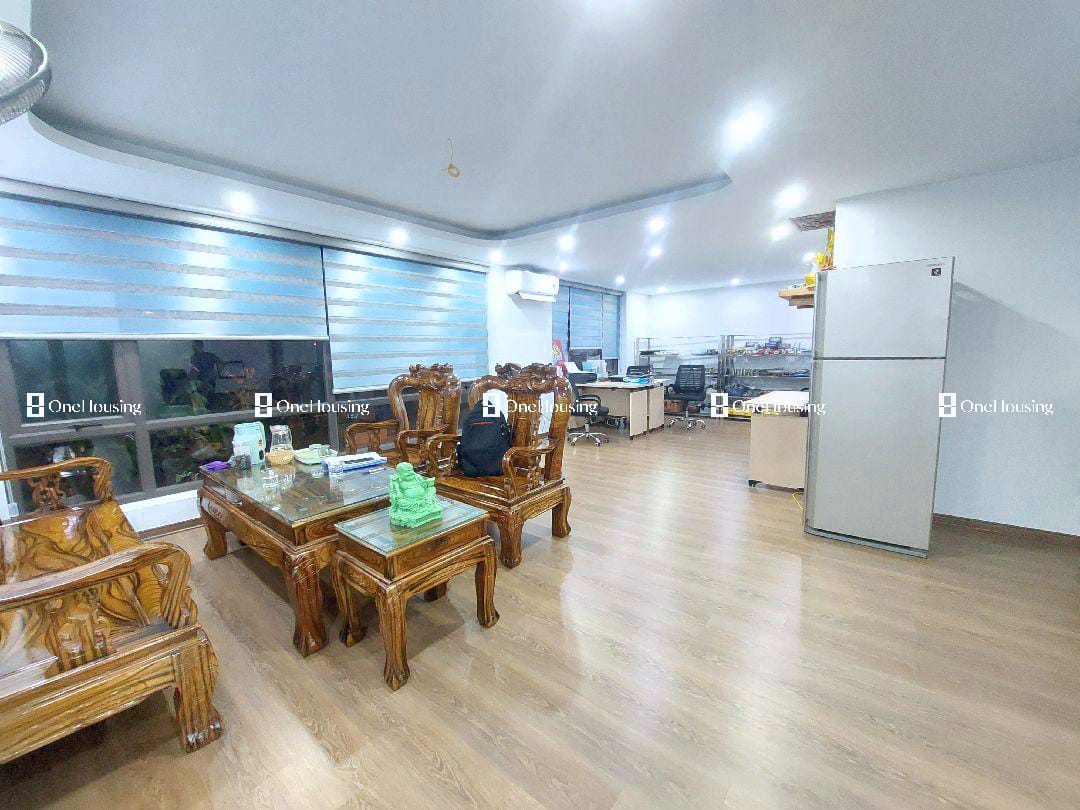 Bán nhà mặt phố Ngô Gia Tự, Q. Long Biên, 174.5m2 x 3 tầng – Giá 46 tỷ