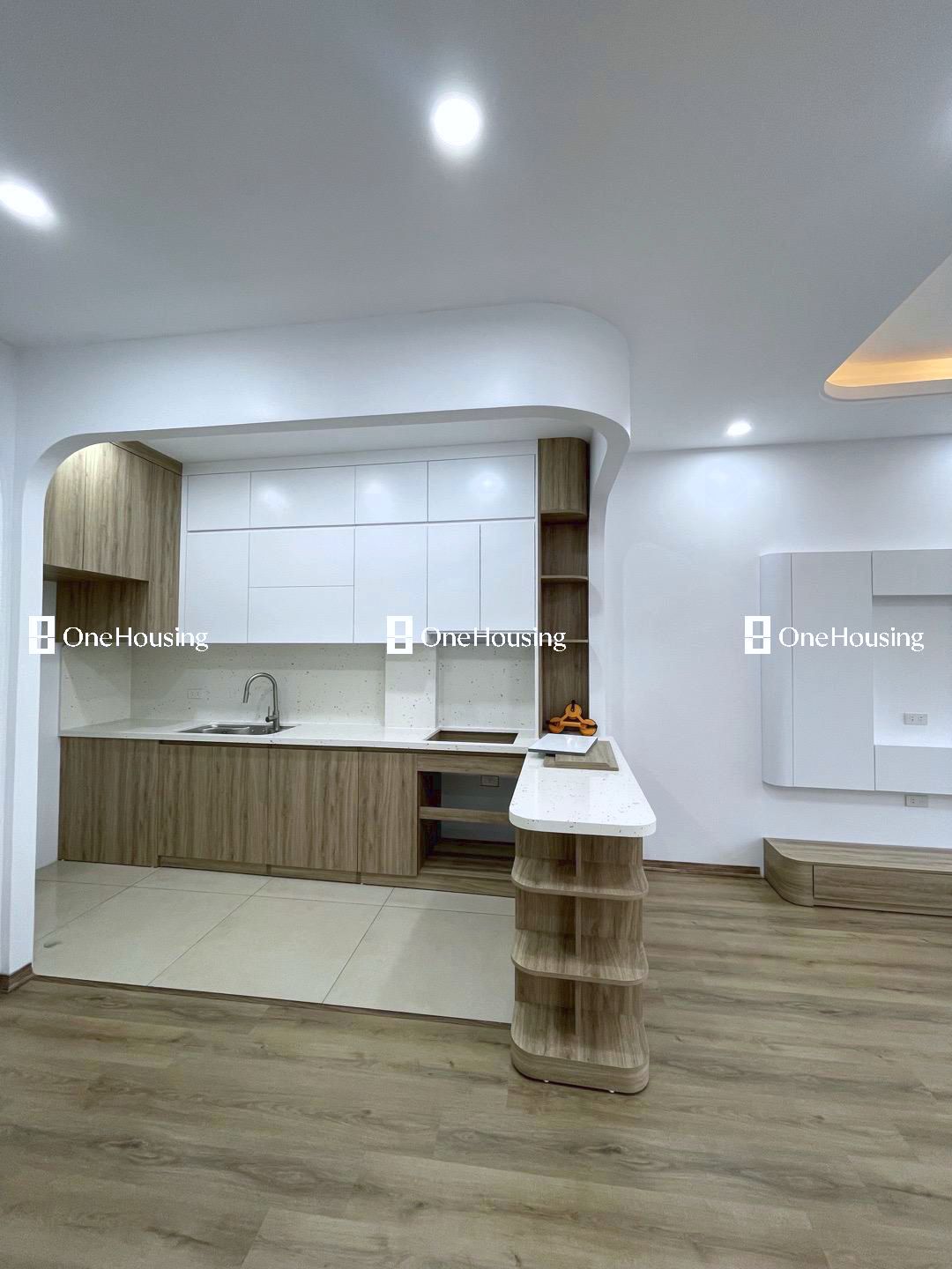 Bán nhà Phố Trạm, Q. Long Biên, diện tích 61.8m2 x 7 tầng, thang máy, gara ô tô - Ảnh 6