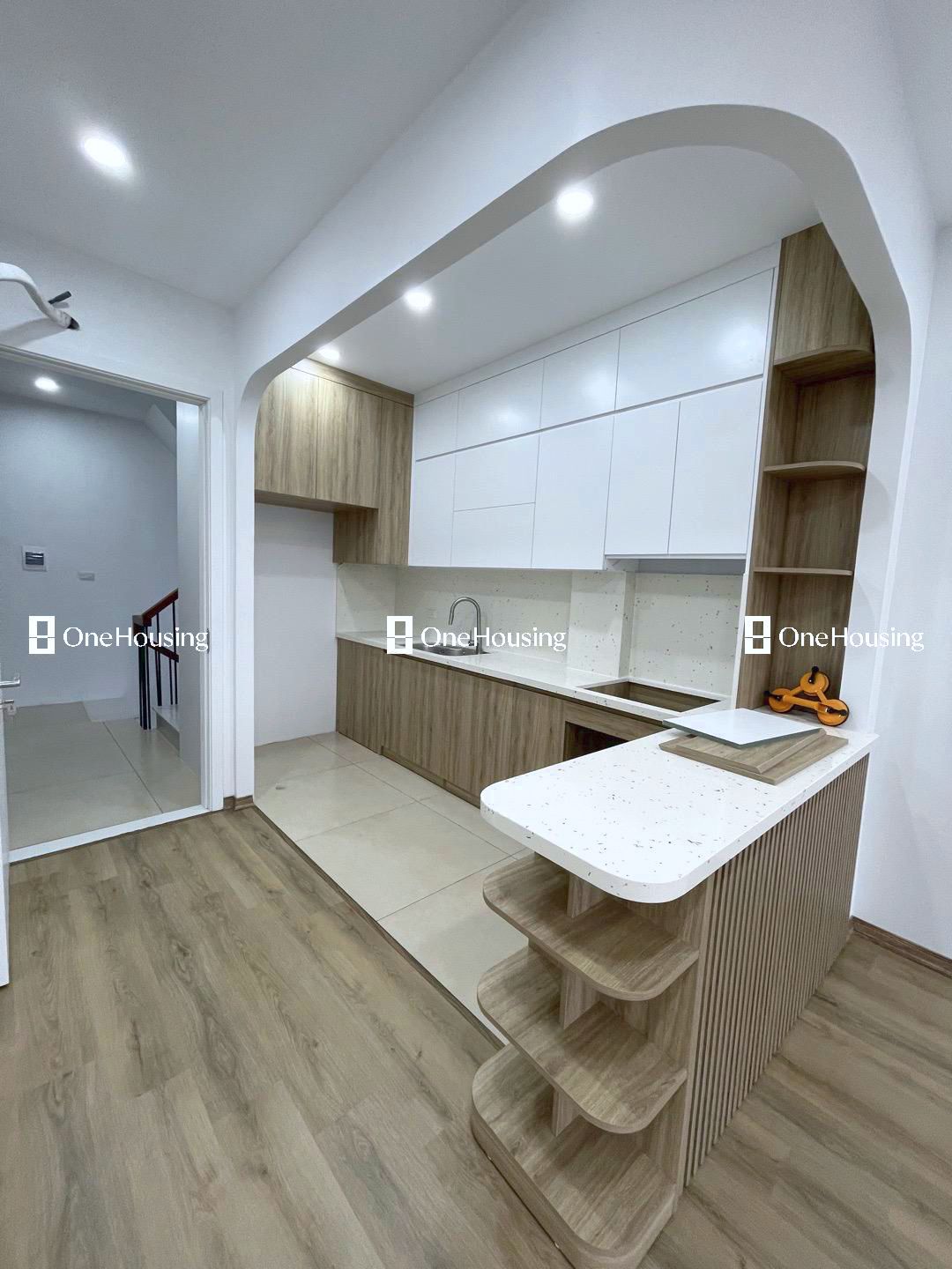 Bán nhà Phố Trạm, Q. Long Biên, diện tích 61.8m2 x 7 tầng, thang máy, gara ô tô - Ảnh 8