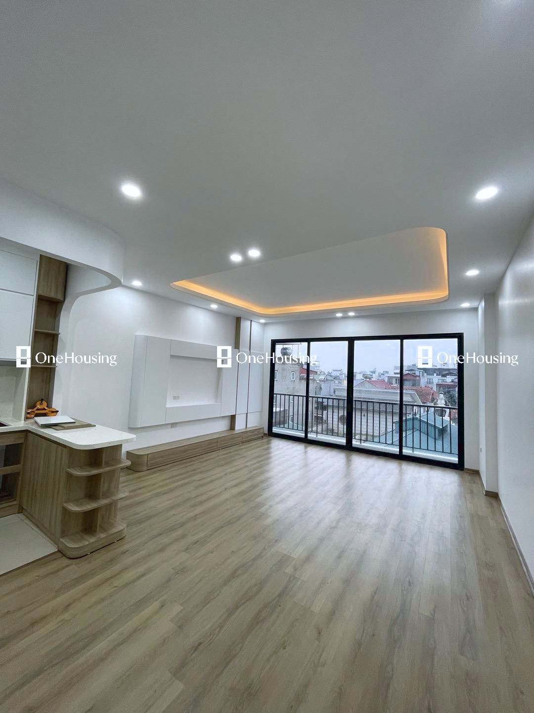 Bán nhà Phố Trạm, Q. Long Biên, diện tích 61.8m2 x 7 tầng, thang máy, gara ô tô - Ảnh 3