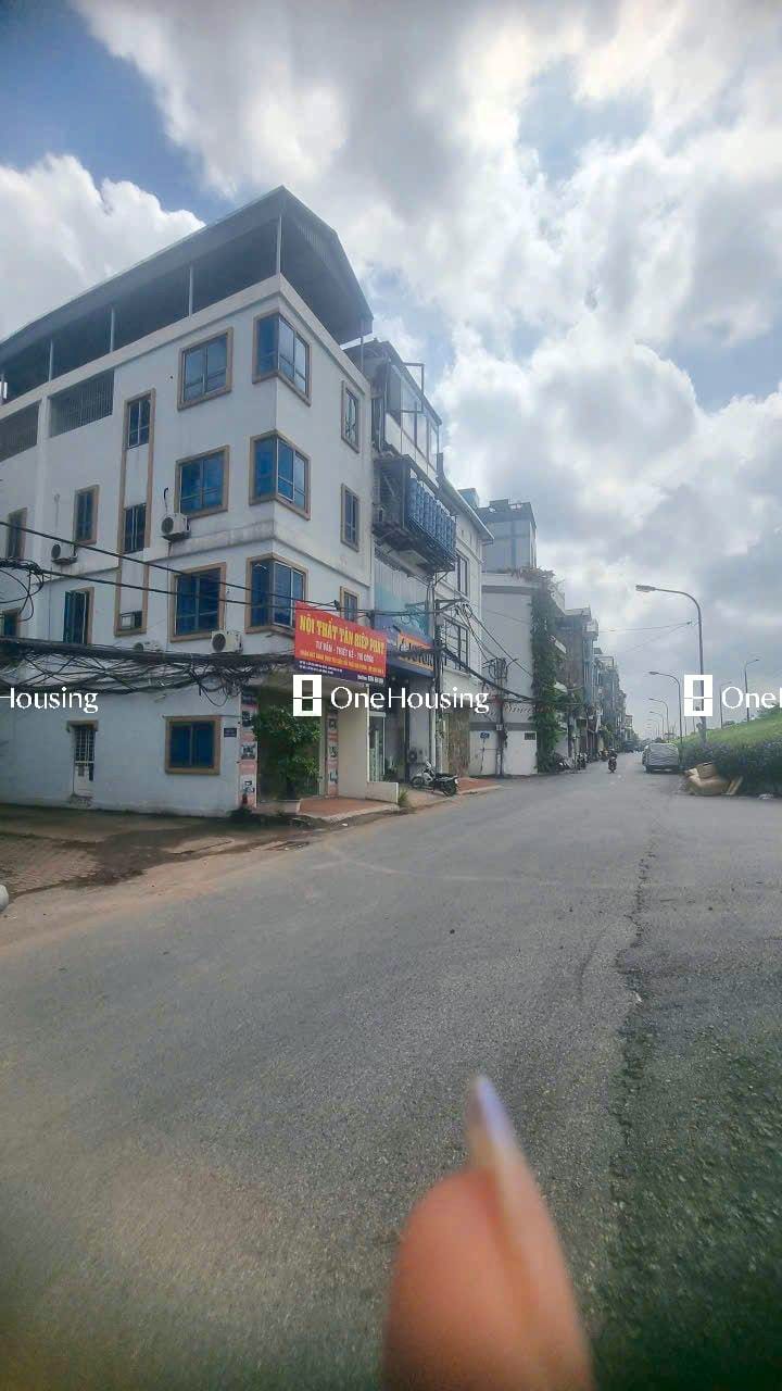 Alternative view of Bán nhà mặt phố Lâm Du, Q. Long Biên, 238m2 x 3 tầng - Giá 67 tỷ