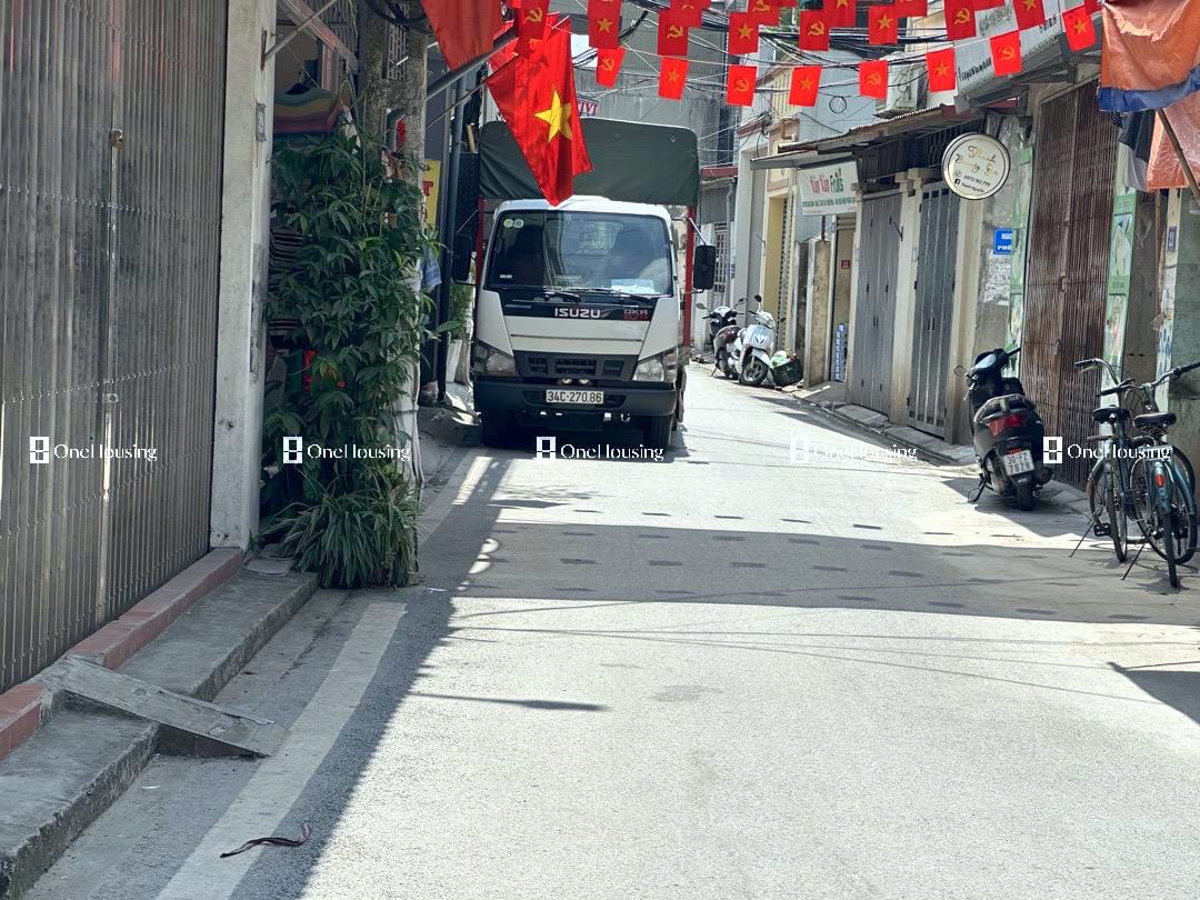 Bán nhà Phố Trạm, Q. Long Biên, diện tích 53.5m2 x 7 tầng