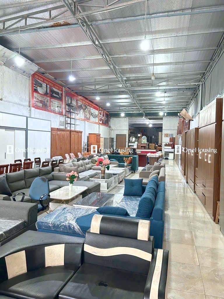 Bán nhà mặt phố Ngô Gia Tự, Q. Long Biên, 308.6m2 x 1 tầng – Giá 45 tỷ