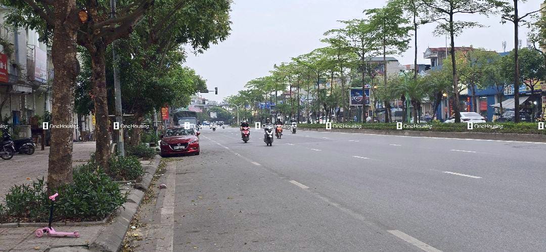 Alternative view of Bán nhà mặt phố Ngô Gia Tự, Q. Long Biên, 308.6m2 x 1 tầng - Giá 45 tỷ