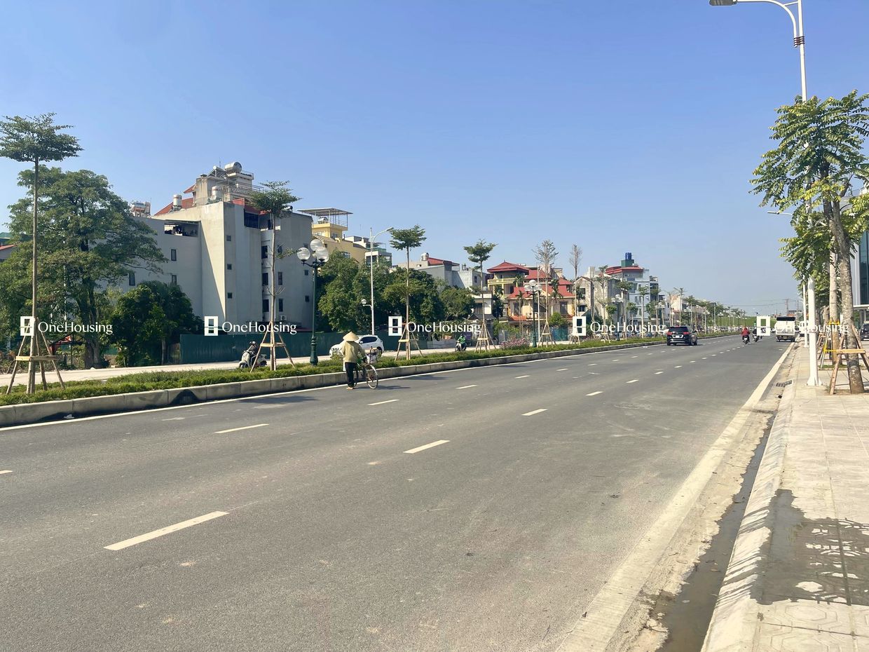 Bán nhà mặt phố Hồng Tiến, Q. Long Biên, 301.5m x 1 tầng – Giá 125 tỷ