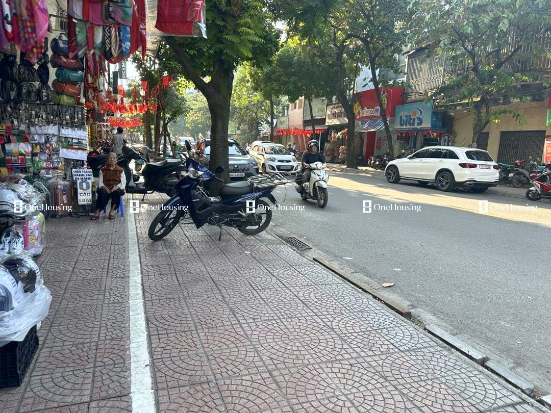 Bán nhà mặt phố Ngọc Lâm, Q. Long Biên, 63.6m2 x 1 tầng - Giá 30.5 tỷ - Ảnh 3