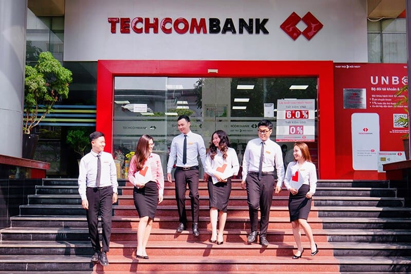 Gửi tiết kiệm ngân hàng Techcombank 240 triệu, mỗi tháng lời bao nhiêu?