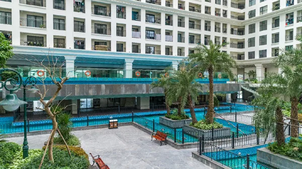 Bể bơi Sunshine Garden có “view” ngoài trời đẹp nhất quận Hai Bà Trưng