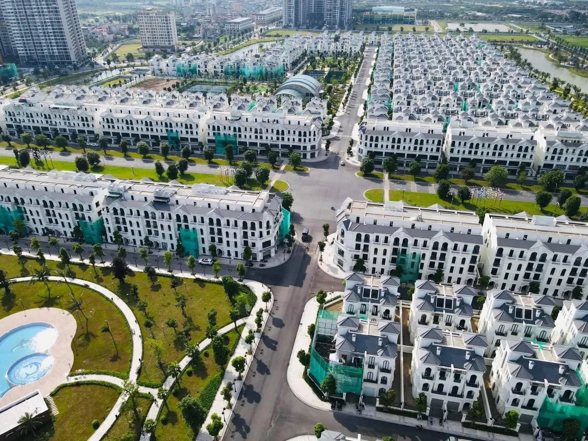 Diện tích đất shophouse và giá shophouse tại phân khu Ngọc Trai Vinhomes Ocean Park 1 là bao nhiêu?