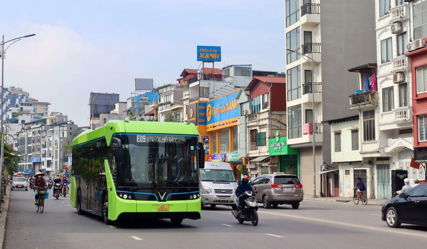 Có những tuyến xe bus nào đi qua chung cư Sunrise Tower?