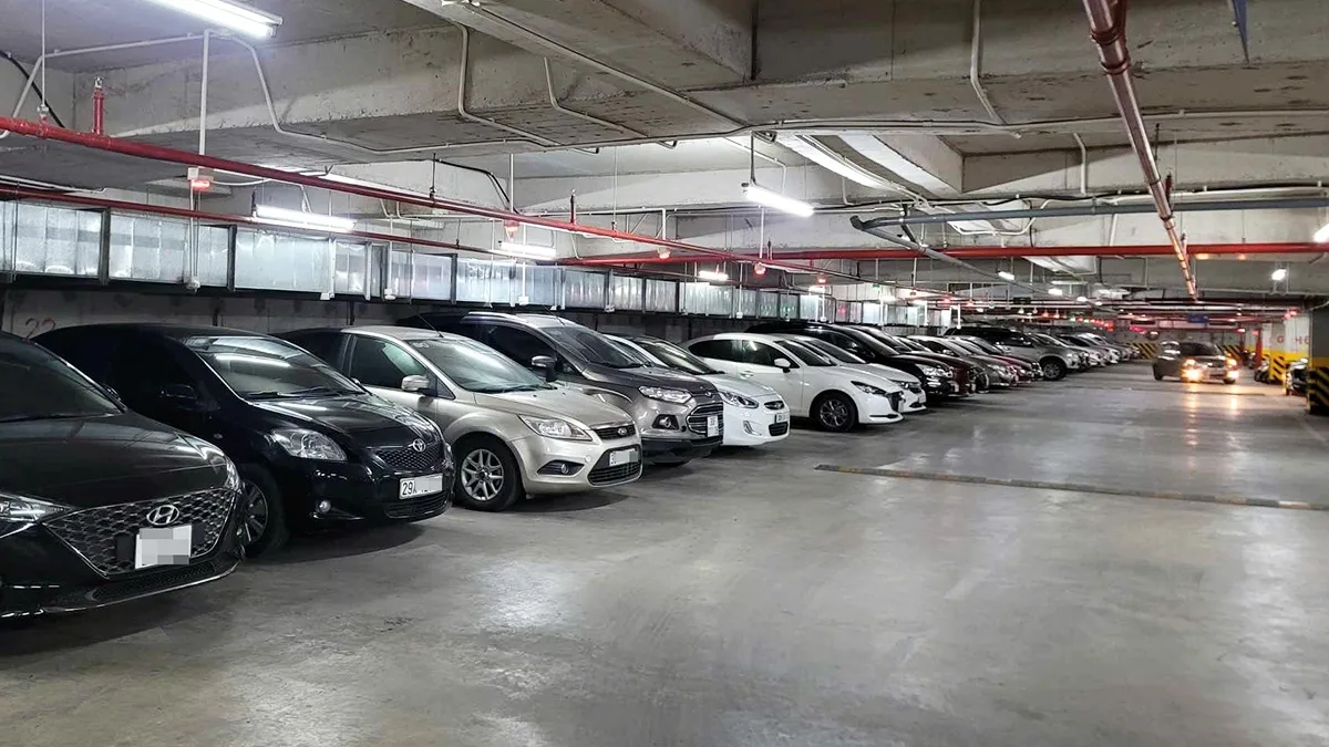 Có đủ chỗ đậu ô tô và xe máy chung cư Soho Residence Quận 1 không?