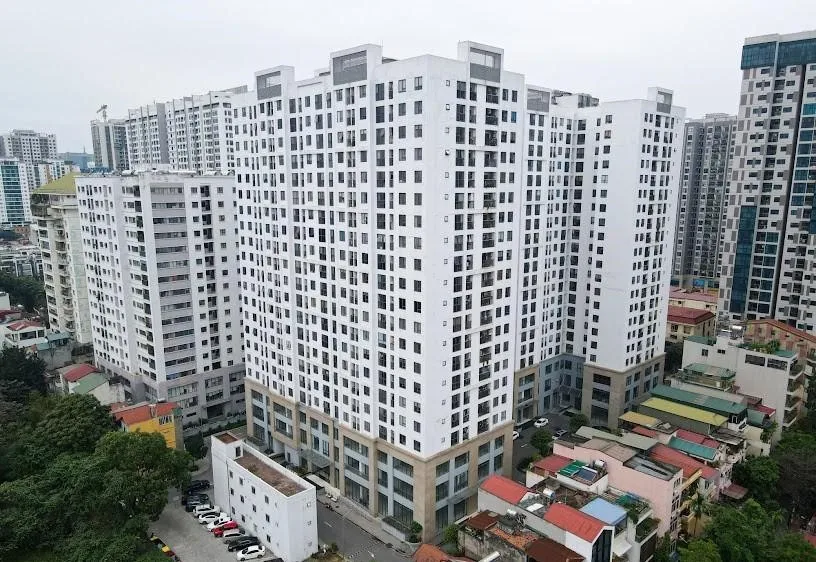 Có đủ chỗ đậu ôtô và xe máy tại chung cư Hoành Sơn Complex quận Thanh Xuân không?