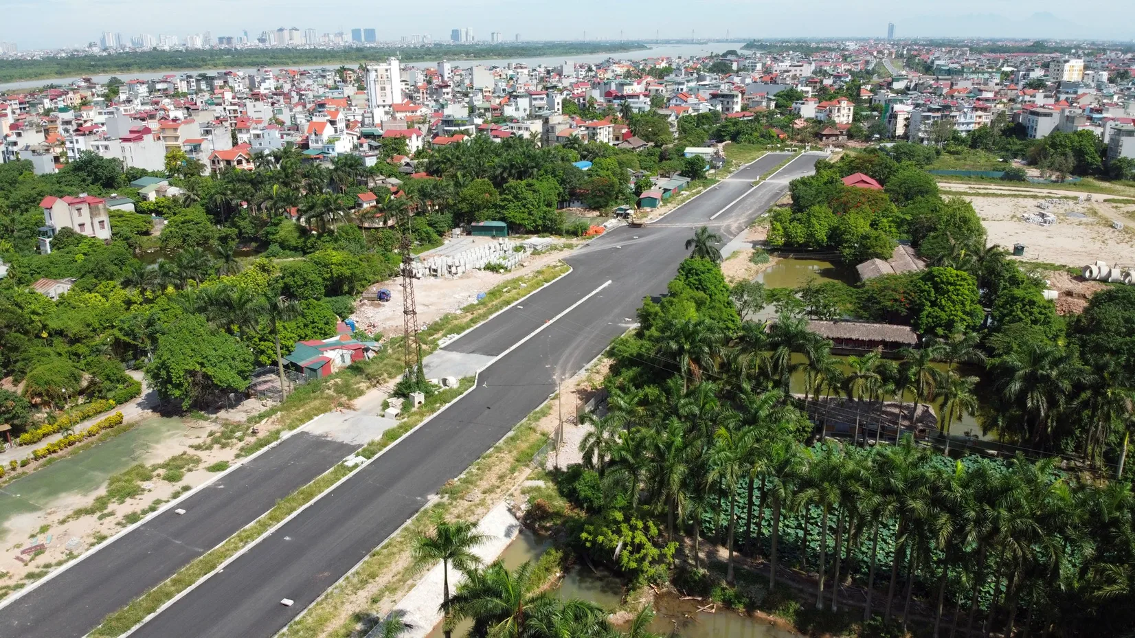Nhà mặt phố tại đường Ngọc Thụy, phường Ngọc Thụy, quận Long Biên giá bán bao nhiêu?