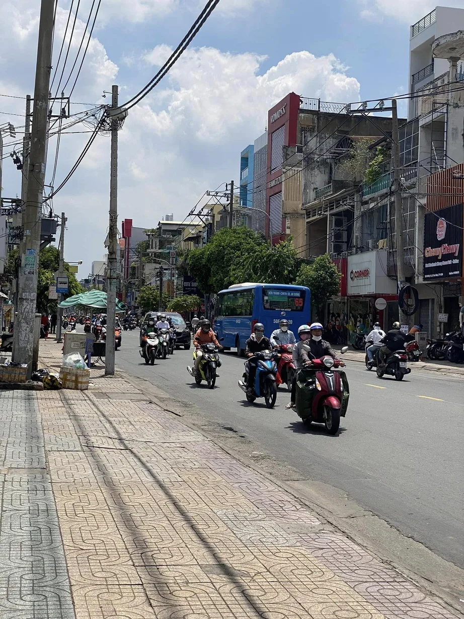  Nhà mặt phố đường Cách Mạng Tháng Tám, Quận Tân Bình hiện có giá bao nhiêu?