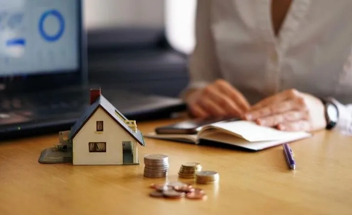 Giá chung cư tăng cao, vay ngân hàng thêm 700 triệu đồng mua nhà có đúng đắn?