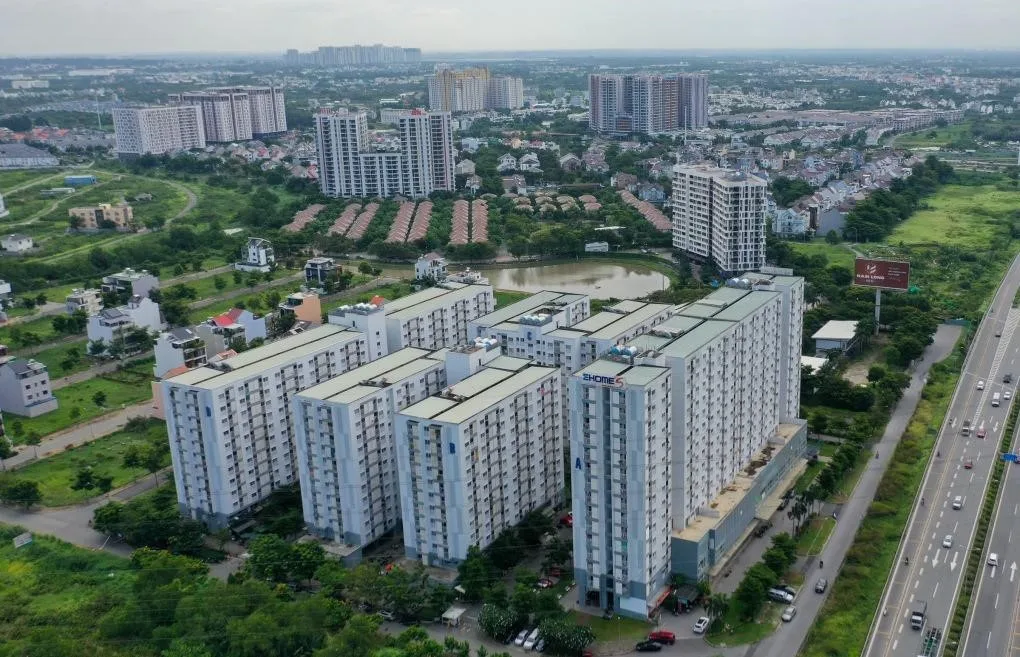 Gia đình trẻ và nỗi khó khăn khi mua căn hộ chung cư
