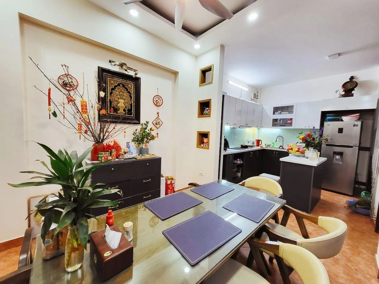 Nhà mặt ngõ 5 tầng cách đường Vân Đồn quận Hai Bà Trưng giá bao nhiêu?