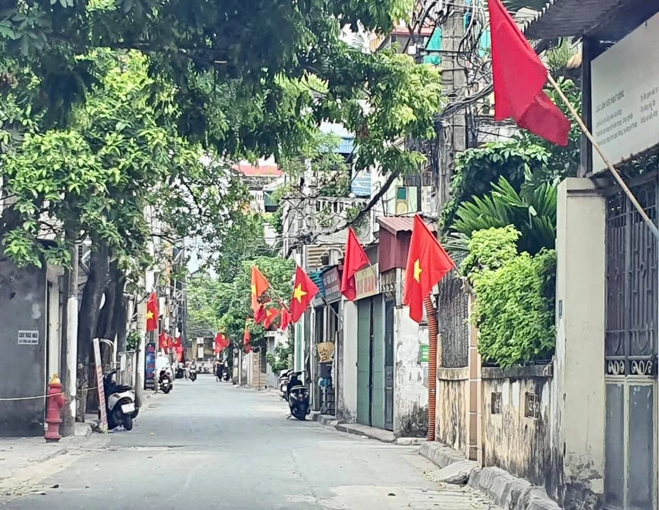 Nhà mặt ngõ diện tích dưới 30m2 cách đường Ngọc Thụy quận Long Biên giá bao nhiêu?