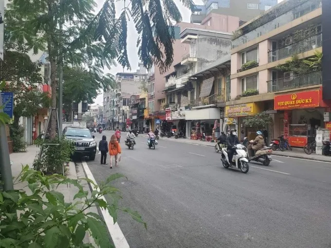Nhà mặt ngõ 5 tầng cách đường Trương Định quận Hai Bà Trưng giá bao nhiêu?