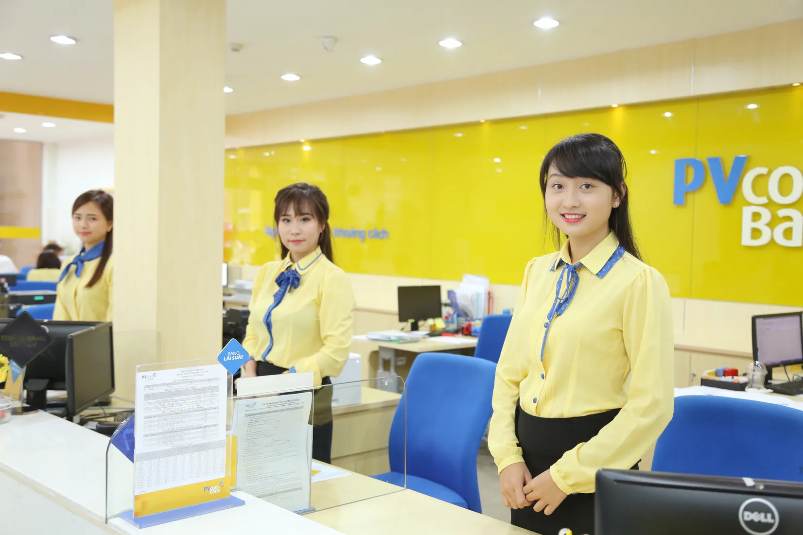 Kỳ hạn mới được xác định thế nào khi khách hàng lựa chọn hình thức đáo hạn quay vòng gốc và lãi tại PVcomBank?