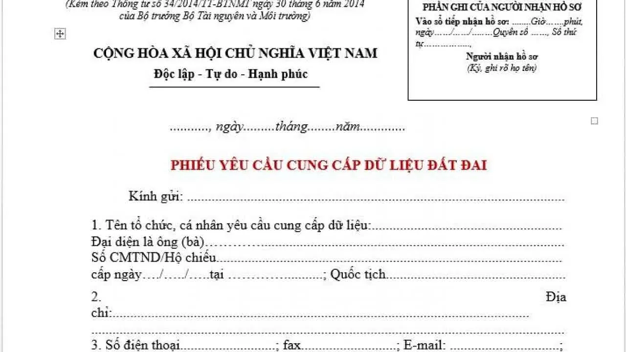 Có thể nộp phiếu yêu cầu cung cấp dữ liệu đất đai theo hình thức nào?