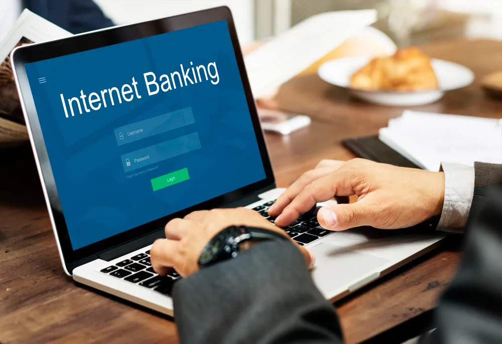 Khách hàng có thể thực hiện các loại giao dịch nào qua internet banking Ngân hàng Woori?