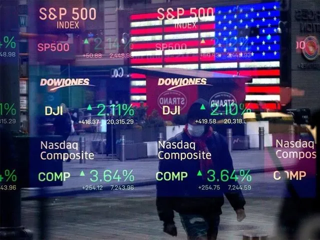 Nasdaq Composite khác gì so với chỉ số S&P 500 trong chứng khoán Mỹ?