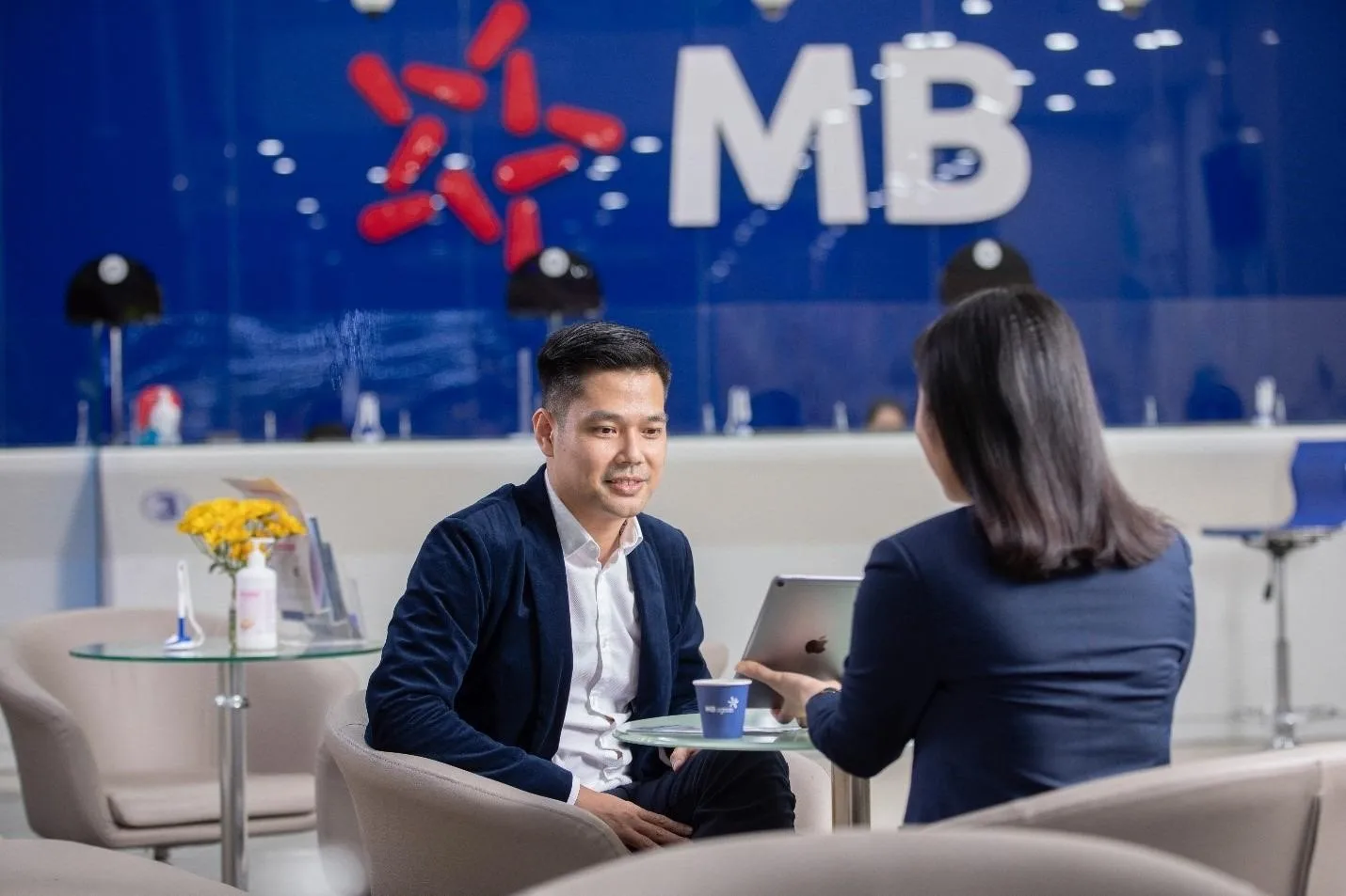 Những tính năng và tiện ích vượt trội mà thẻ MB VIP mang lại cho khách hàng là gì?