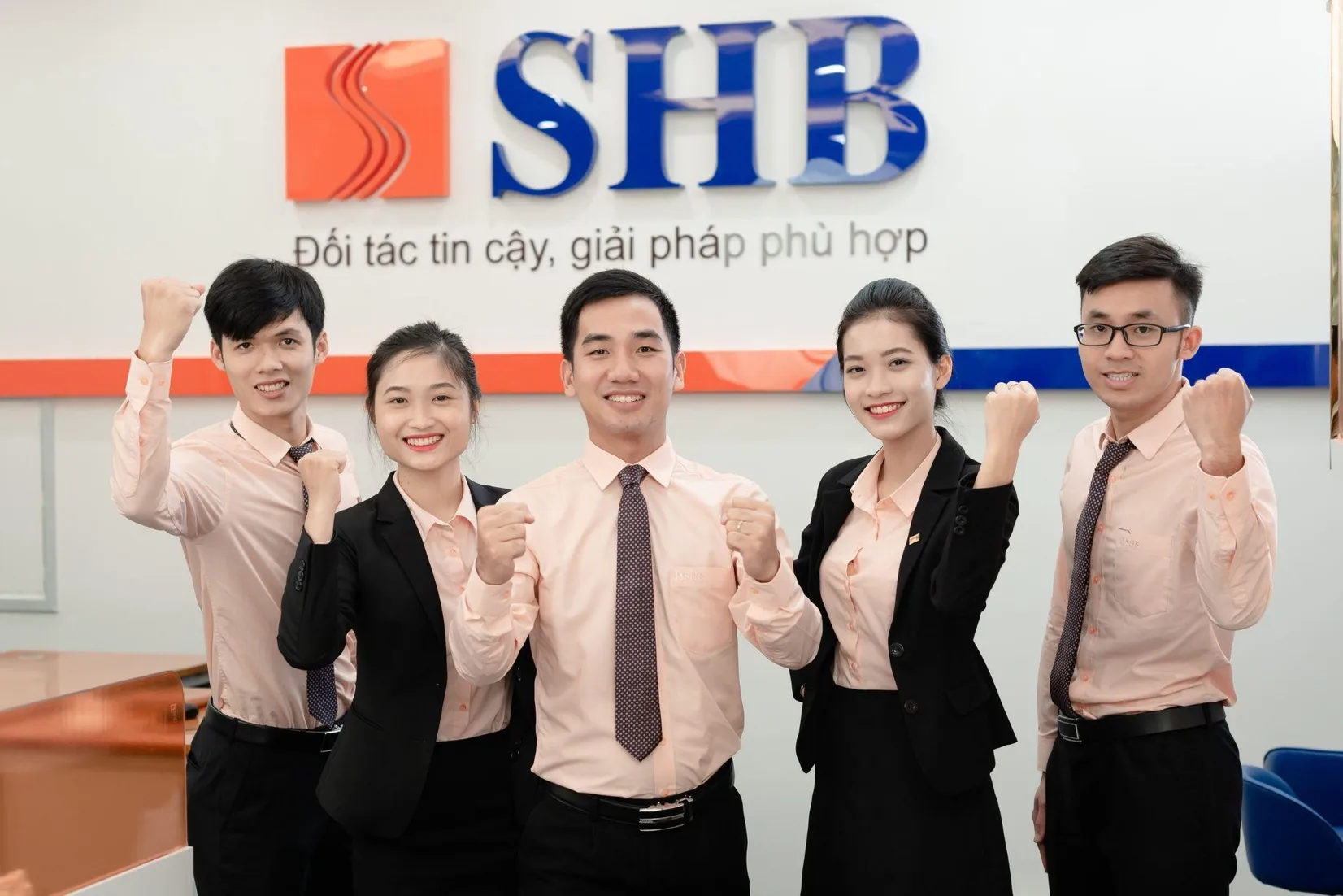 Dịch vụ hoán đổi lãi suất có được đăng ký trực tuyến qua e-banking SHB không?