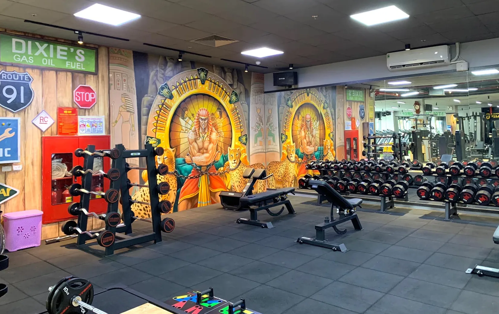 Gần chung cư Xuân Mai Sparks Tower quận Hà Đông có phòng gym, sân bóng nào không?