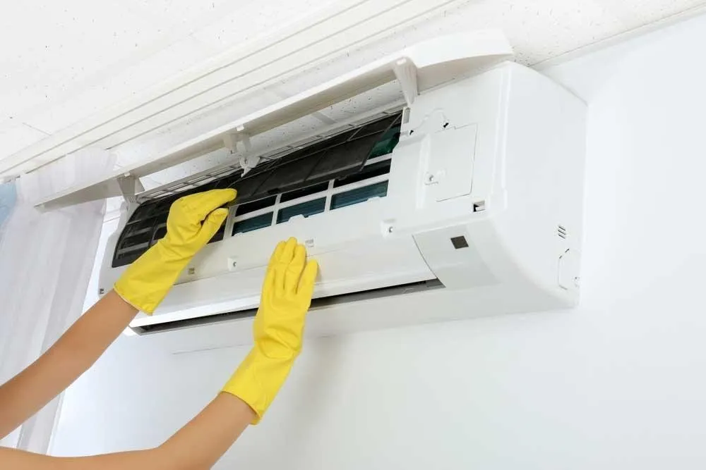 Cư dân M-One Nam Sài Gòn tìm dịch vụ vệ sinh máy lạnh uy tín ở đâu?