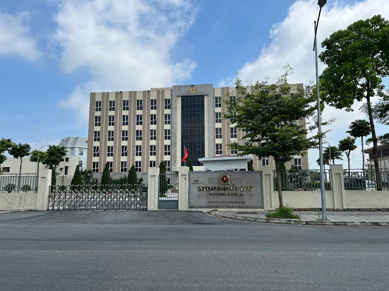 Địa điểm làm thủ tục nhập khẩu đối với hộ gia đình mua nhà đất tại phố Minh Tảo, quận Bắc Từ Liêm
