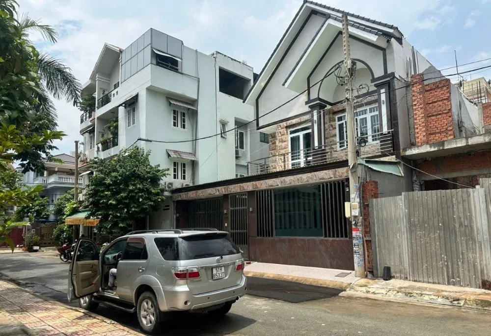 Giá bán nhà riêng, nguyên căn đường Đinh Thị Thi, Thành phố Thủ Đức hiện tại là bao nhiêu?