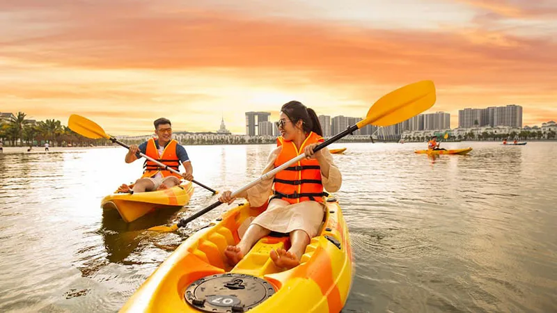 Đến Biển hồ Crystal Lagoon bằng xe Ocean City Bus được không?
