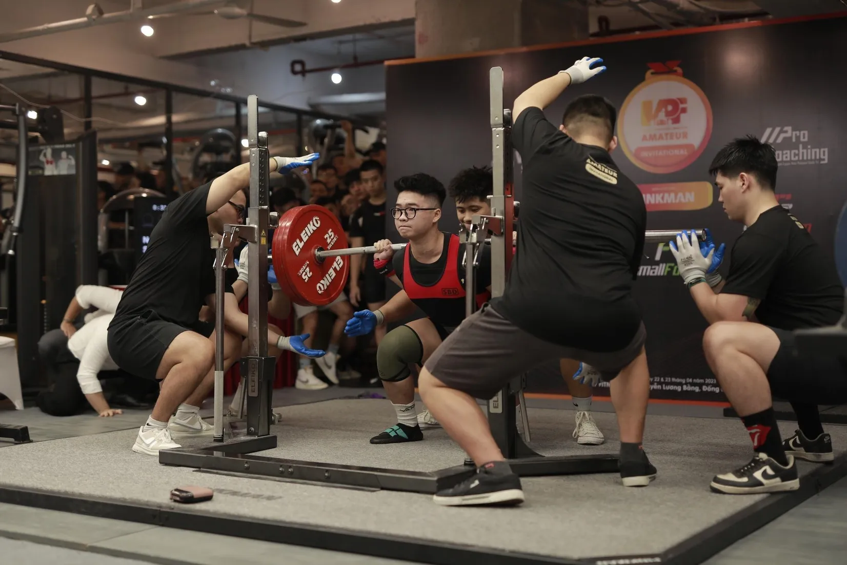 Gần chung cư AQH Riverside quận Long Biên có phòng gym nào không?