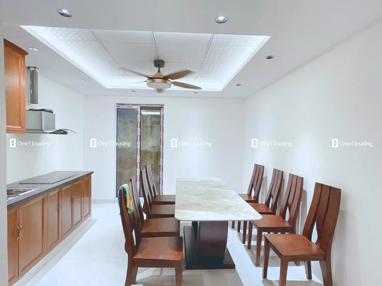 Nhà mặt ngõ cách Phố Hào Nam (thay thế phố Hào Nam cũ và phố Hào Nam mới) 20m, diện tích 68.6m² x 4 tầng, mặt tiền 5.28m