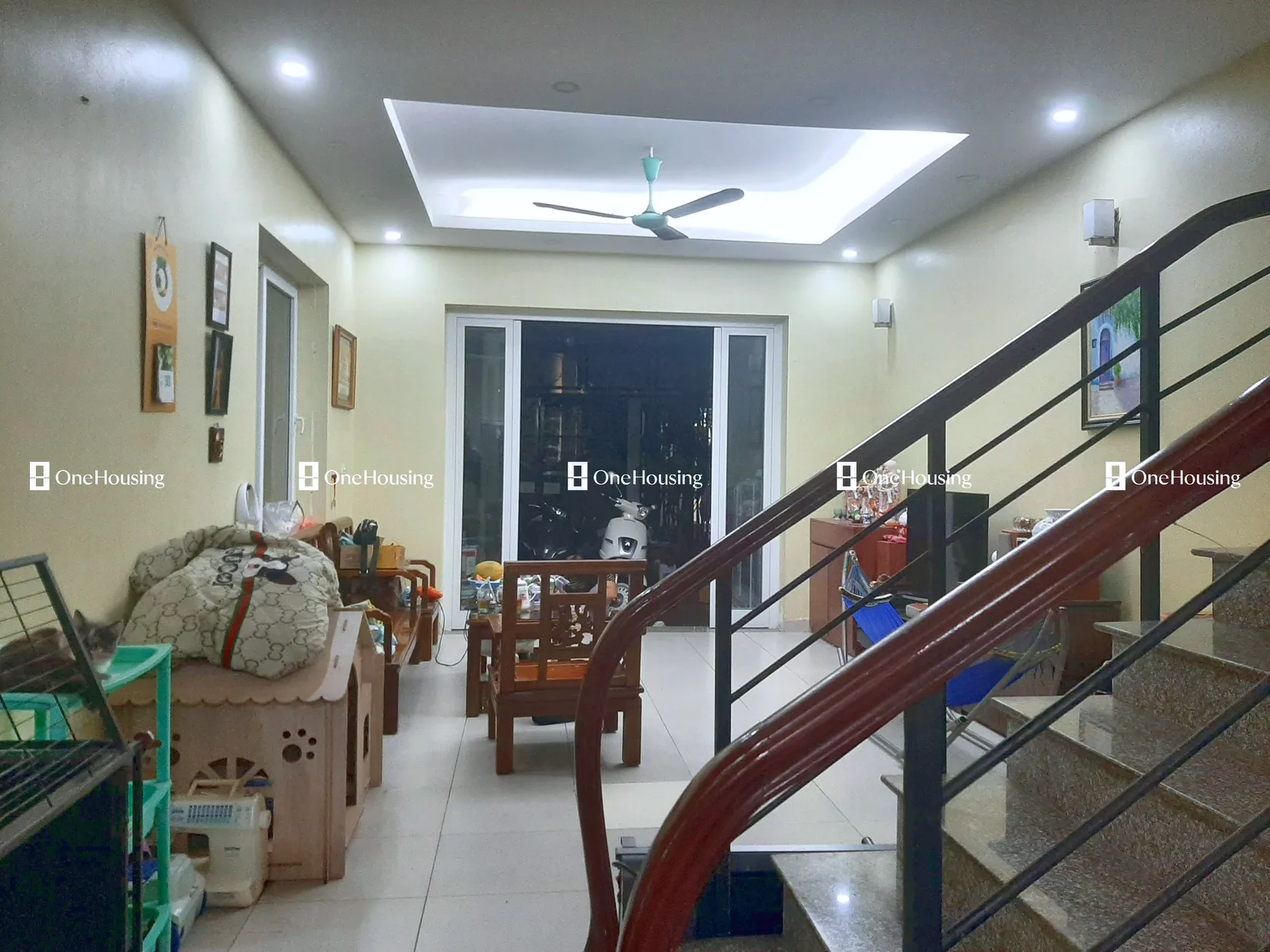 Nhà mặt ngõ cách Ngọc Thụy (mặt đê và đường gom chân đê) 140m, diện tích 116.55m² x 3 tầng, mặt tiền 6.39m