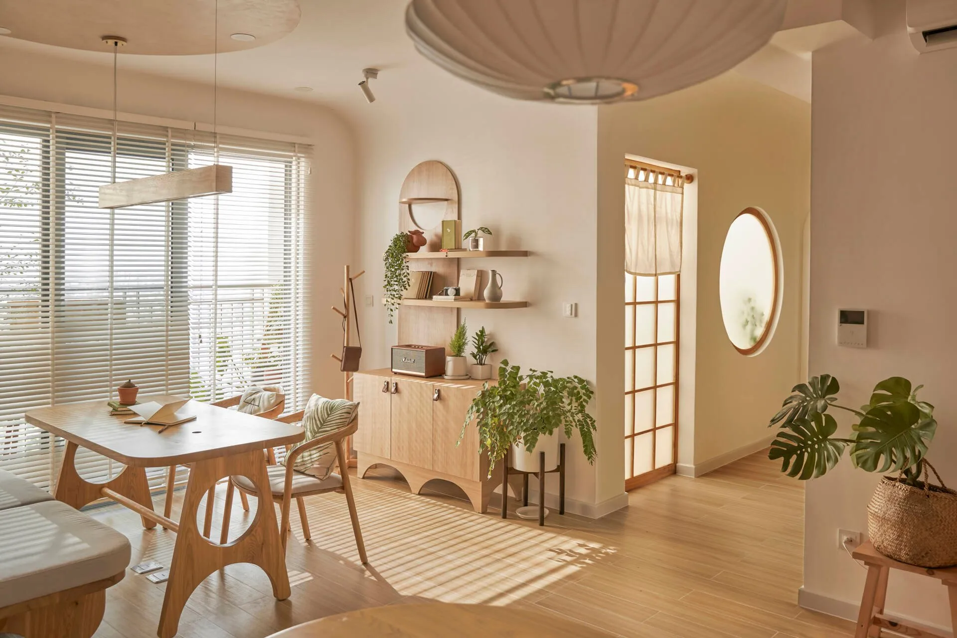 Căn hộ 86m2 thiết kế theo phong cách Nhật, đẹp như một quán cafe