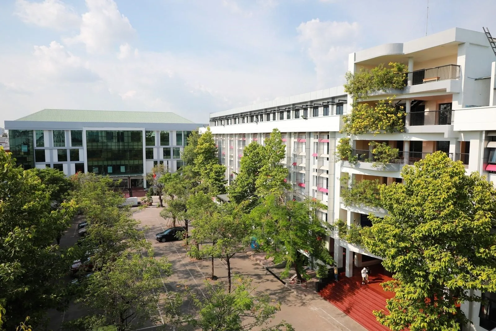 Chung cư cao cấp nào gần Trường Đại học Công thương TP.HCM, quận Tân Phú?