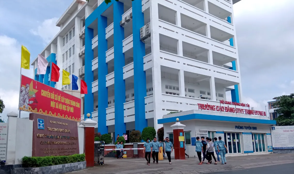 Chung cư cao cấp nào gần Cao đẳng Giao thông vận tải Thành phố Hồ Chí Minh, quận 3?