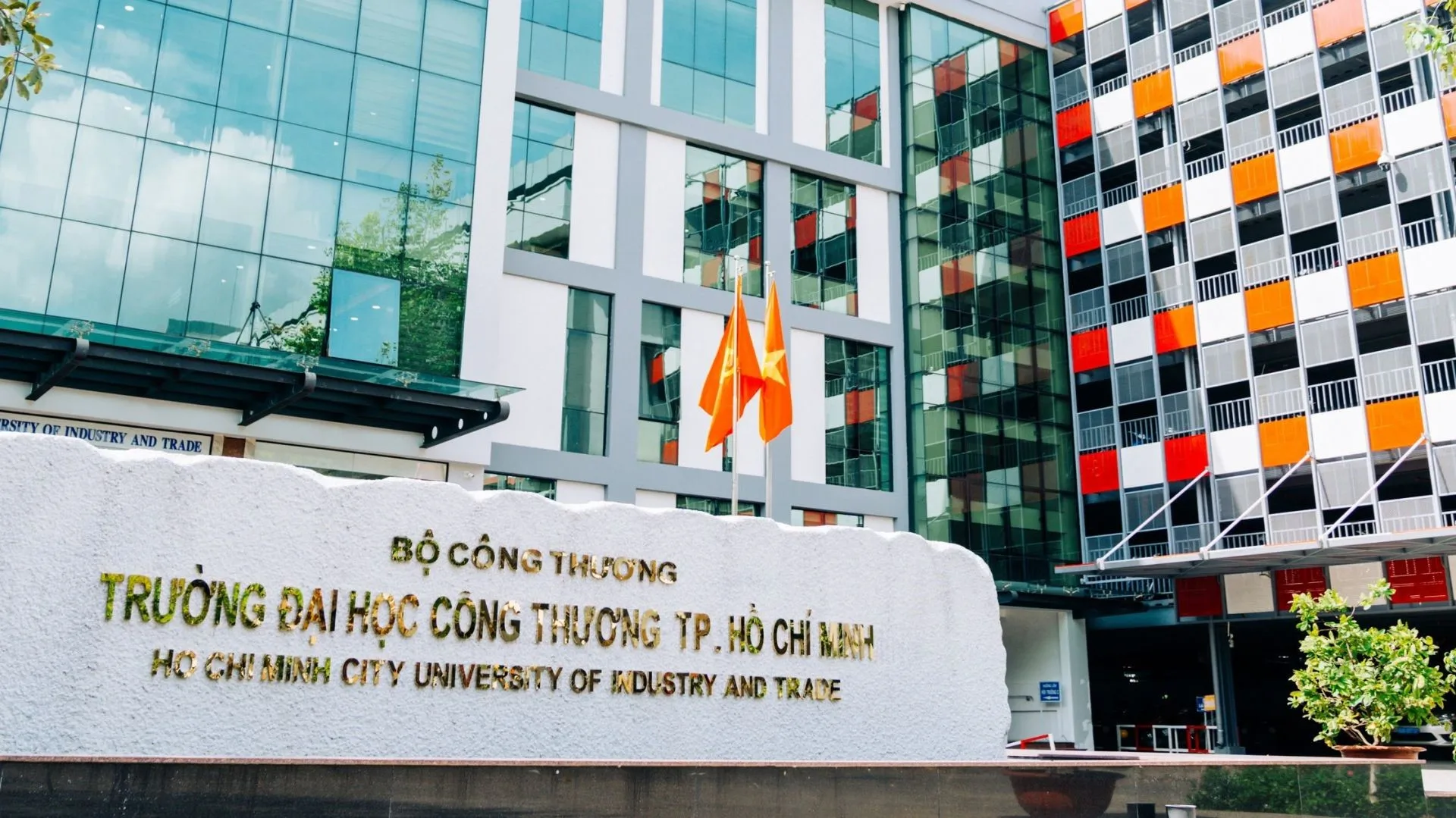 Top 3 chung cư cao cấp nào gần trường Đại học Công thương TPHCM, quận Tân Phú?