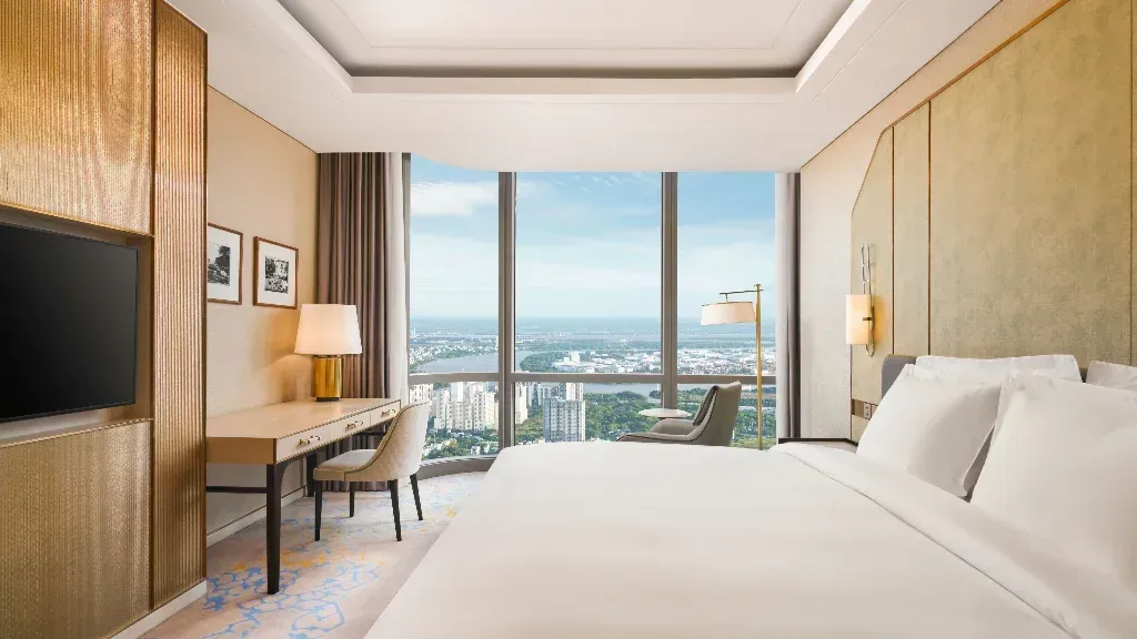 Loại phòng Premier Sky View tại Vinpearl Landmark 81 Autograph Collection Sài Gòn có giá thuê bao nhiêu?