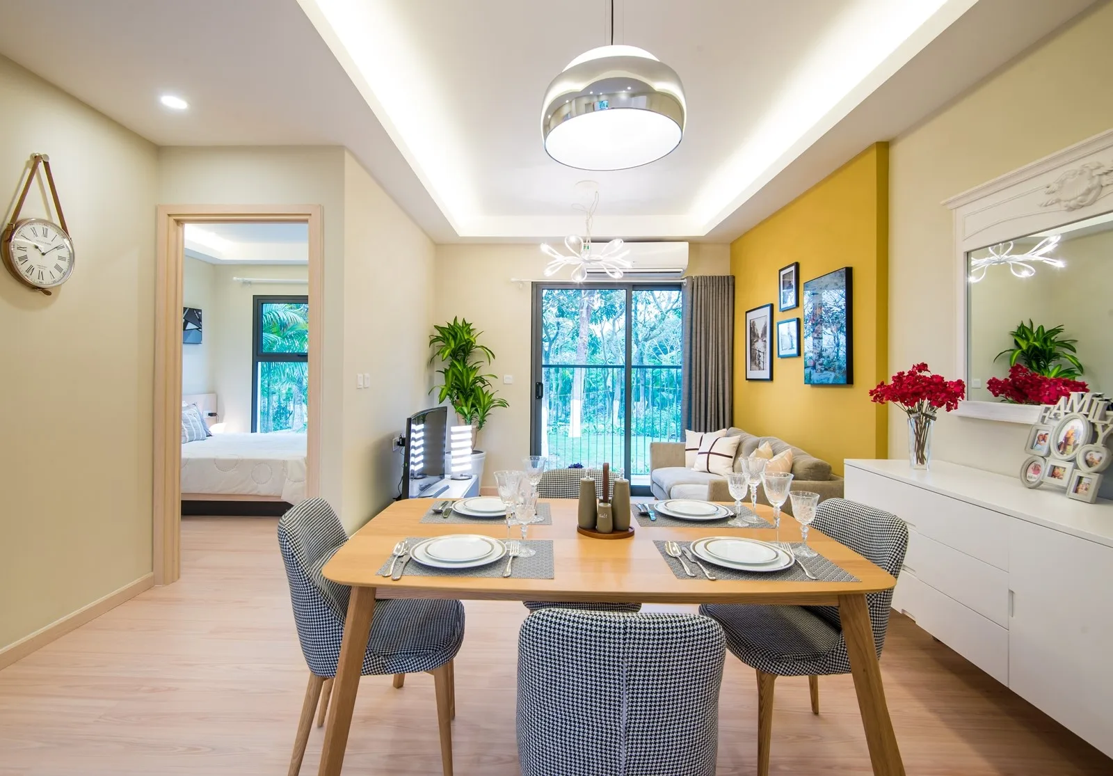 Căn hộ Sky50 tại chung cư West Bay Sky Residences đang bán giá bao nhiêu?