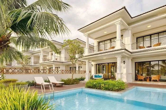Giá biệt thự 4 phòng ngủ hướng biển tại Vinpearl Resort & Spa Hội An đang là bao nhiêu?