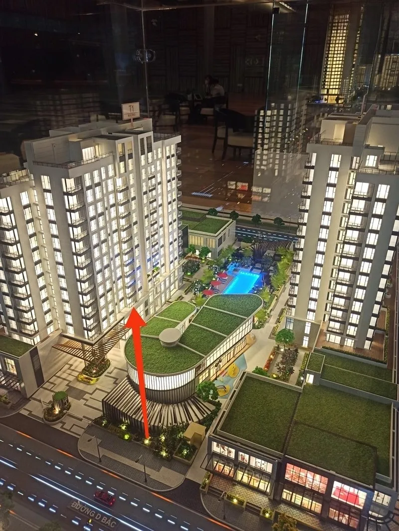 Dự án chung cư Cardinal Court có tổng cộng bao nhiêu tòa căn hộ?