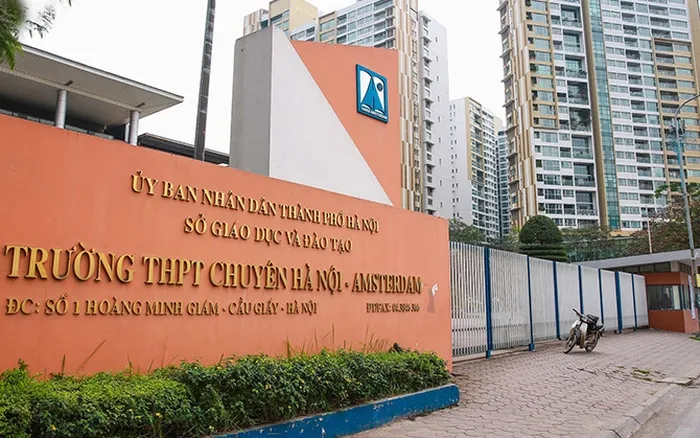 Chung cư CT2 Trung Văn gần những trường trung học phổ thông nào?