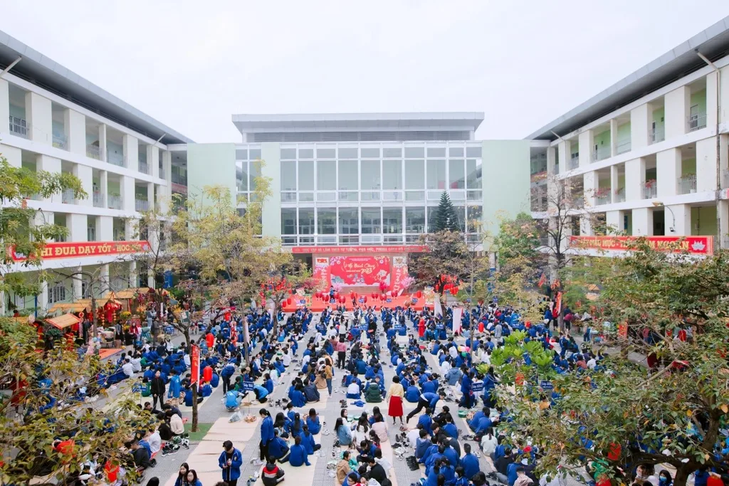 Chung cư CT2 Trung Văn gần những trường trung học cơ sở nào?
