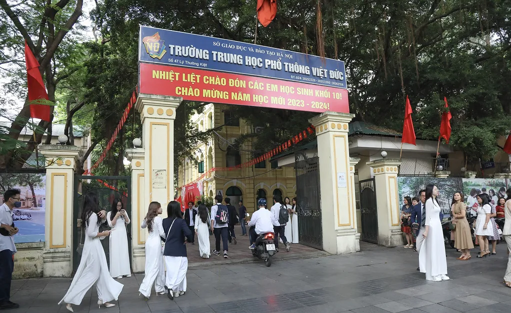 Chung cư Dream Town gần những trường trung học phổ thông nào?