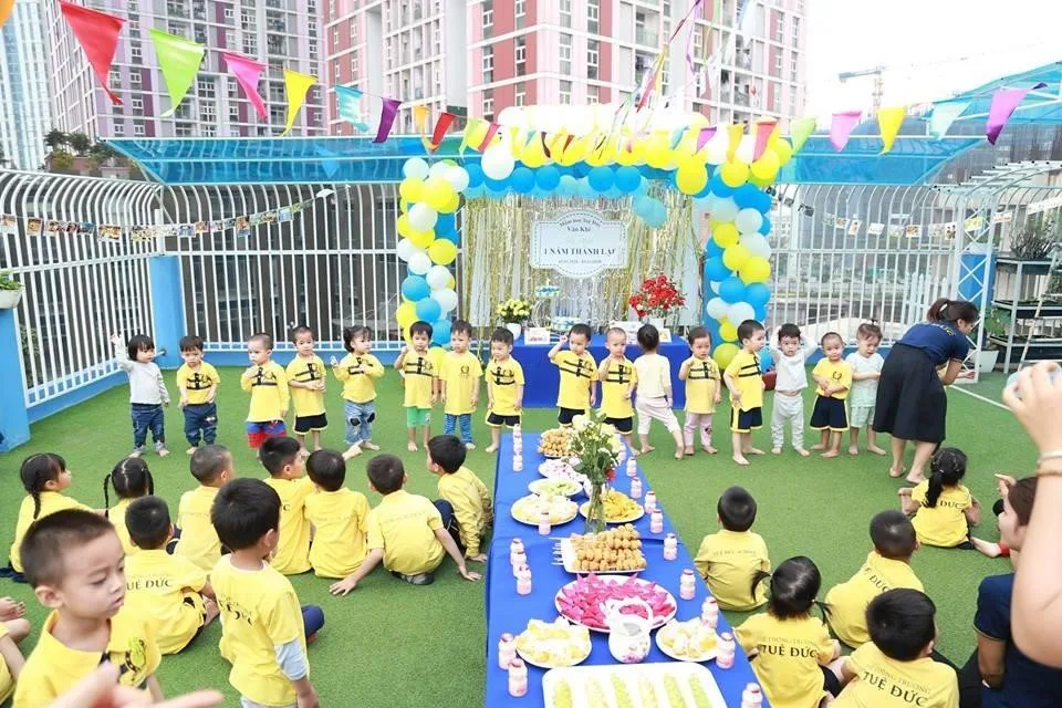 Trong bán kính 2km, chung cư HPC Landmark 105 gần những trường mầm non nào?
