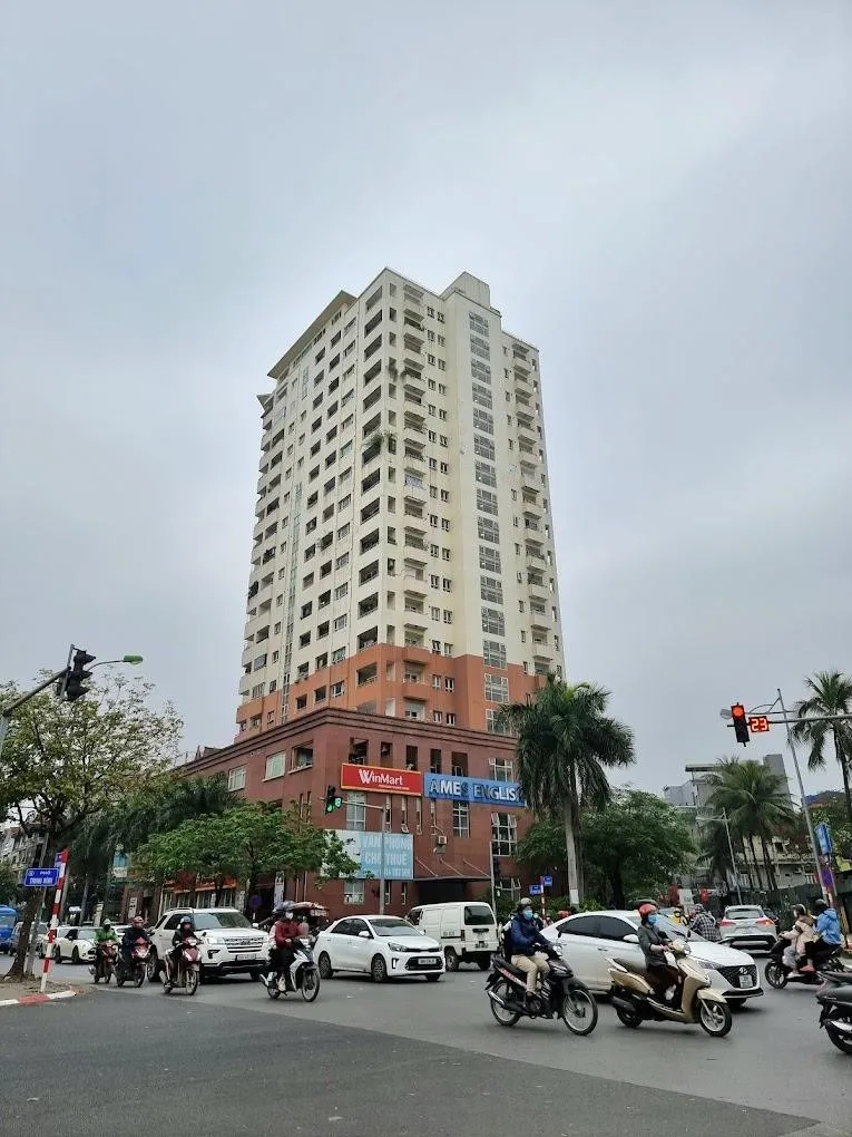 Có đủ chỗ đậu ôtô và xe máy tại chung cư Trung Yên 1 không?